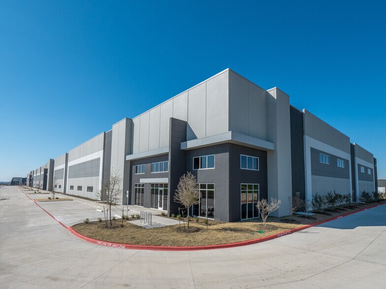 More Photos Of Innovation Blvd, Hutto Distribution For Lease