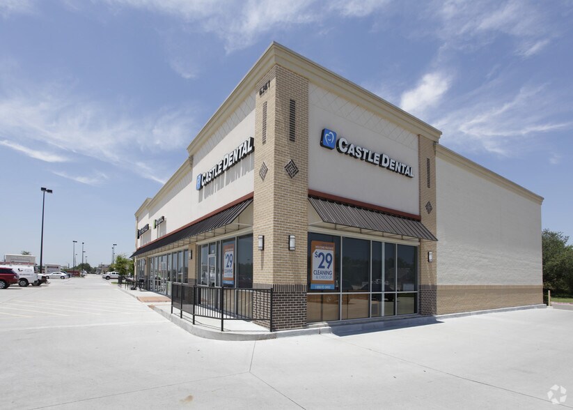 More Photos Of 6261 Hwy 6, Missouri City General Retail For Lease