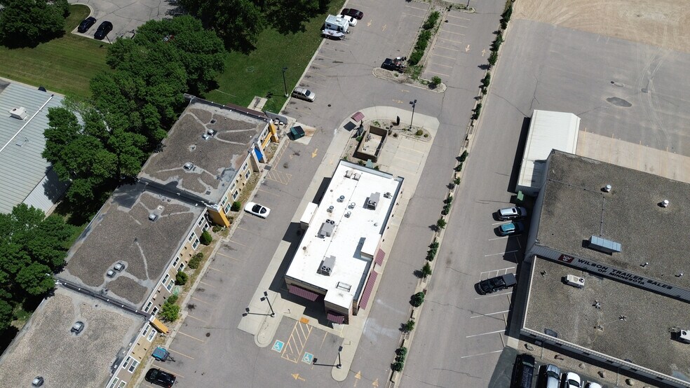 More Photos Of 101 W Lind St, Mankato Fast Food For Lease