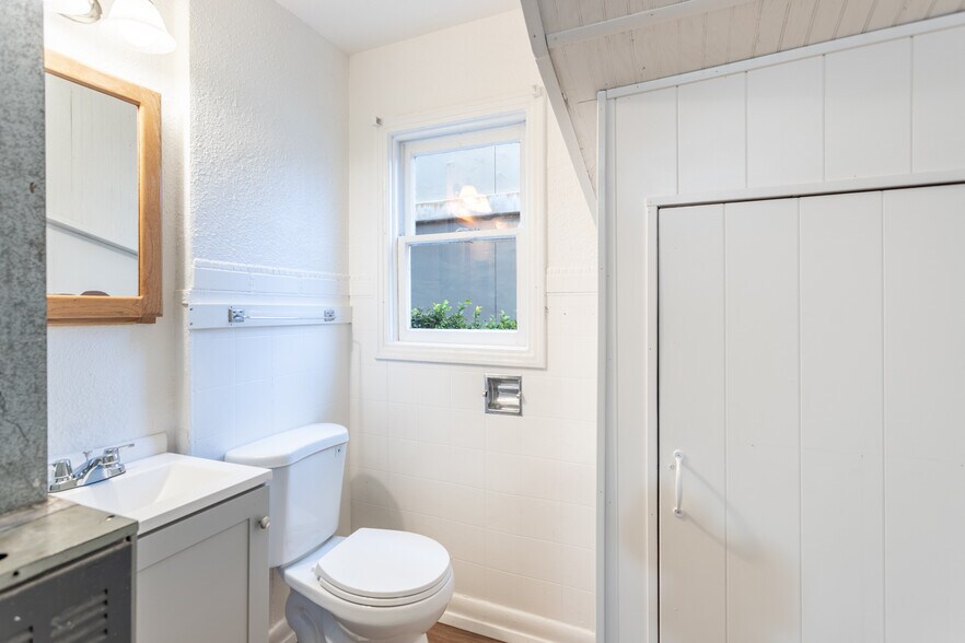 More Photos Of 1025 Parkview Ave, Redding Multifamily For Sale