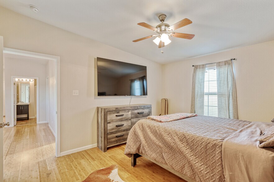 More Photos Of 1105 N 13th St, Alpine Apartments For Sale