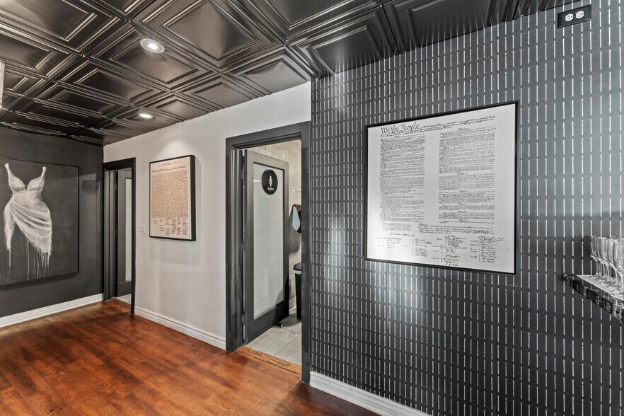 More Photos Of 281 W Main St, Ventura Storefront Retail Residential For Sale