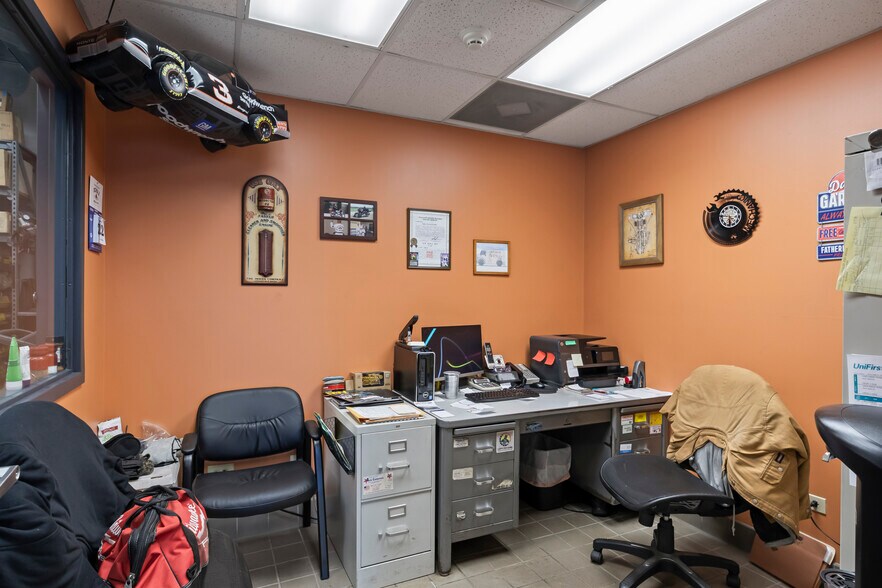 More Photos Of 332 E 159th St, Harvey Auto Repair For Sale