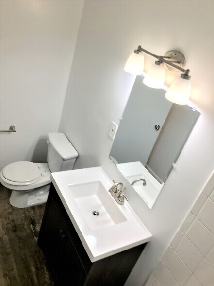 More Photos Of 3011 E 4th St, Long Beach Apartments For Sale