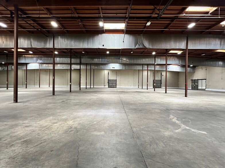 More Photos Of 4270-4310 S Maywood Ave, Vernon Warehouse For Lease