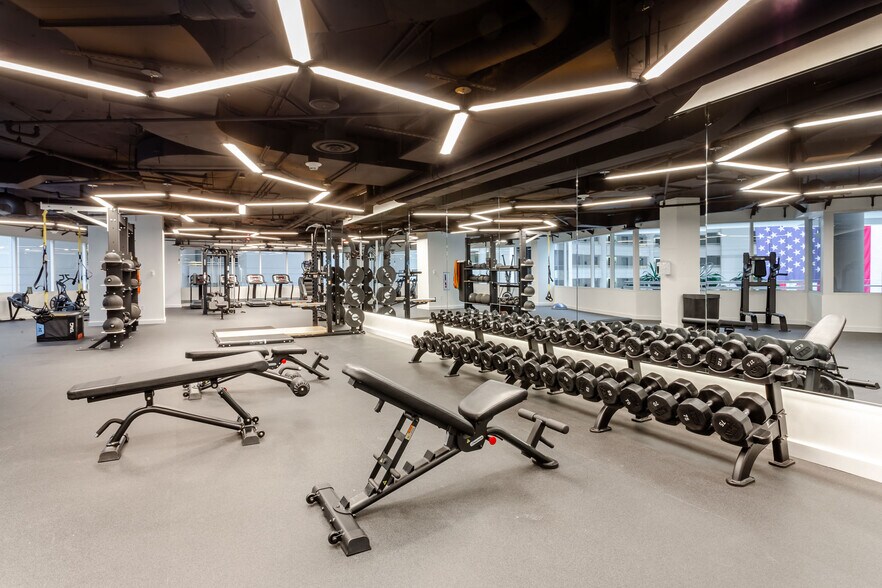 More Photos Of 5335 Wisconsin Ave NW, Washington Office For Lease