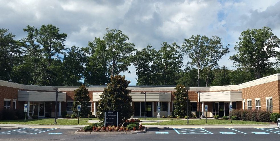 More Photos Of 41 Old Oyster Point Rd, Newport News Office For Sale