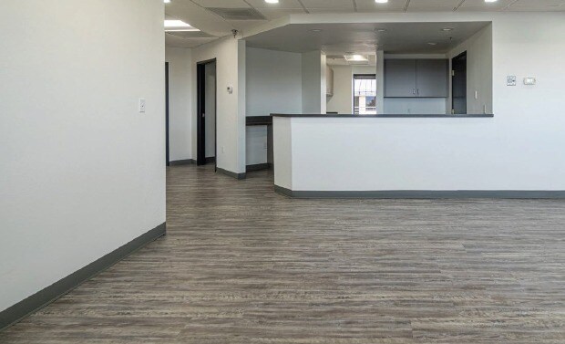 More Photos Of 5501 N 19th Ave, Phoenix Medical For Lease