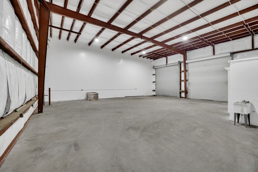More Photos Of 300 Industrial Park Blvd, Sebastian Unknown For Lease