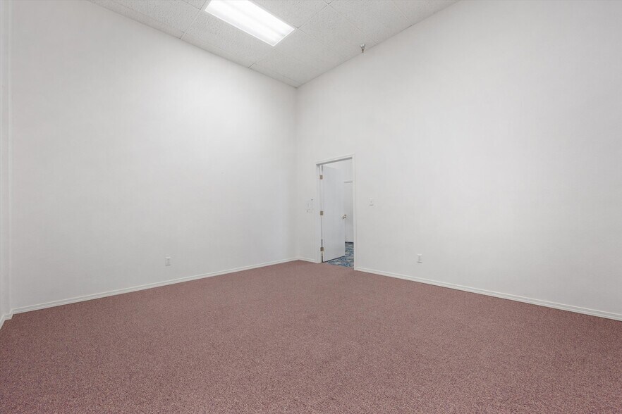 More Photos Of 6701 Niles St, Bakersfield Daycare Center For Sale