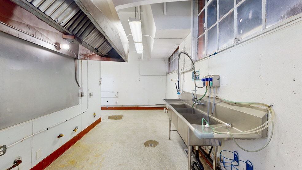 More Photos Of 1329 9th St, Berkeley Storefront Retail Office For Lease