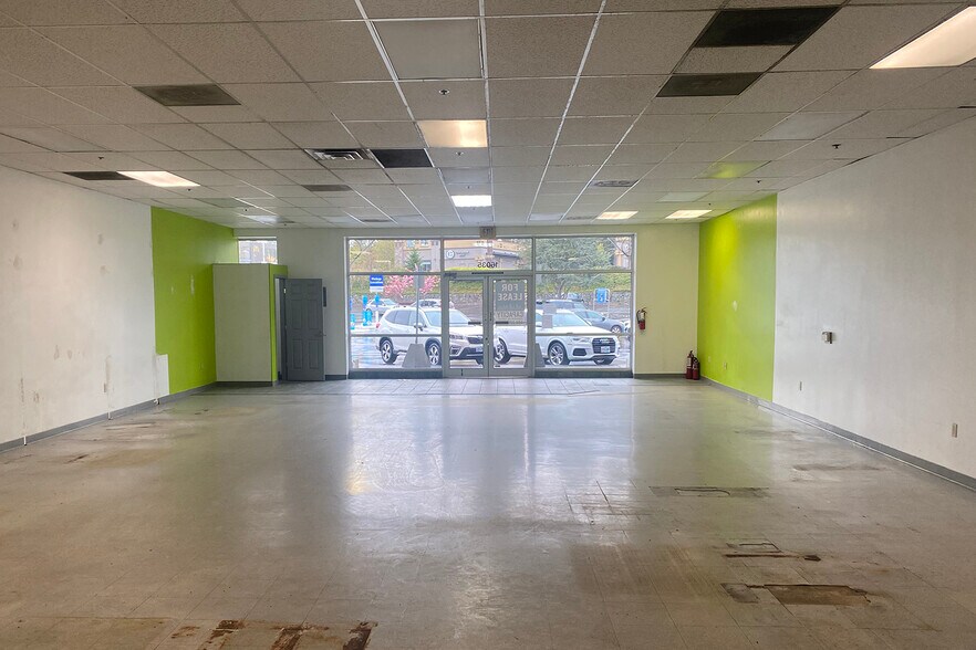 More Photos Of 15995-16065 SW Walker Rd, Beaverton General Retail For Lease