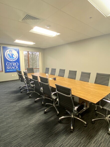 More Photos Of 412 E Parkcenter Blvd, Boise Office For Lease
