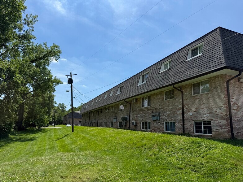 More Photos Of 8712-8804 Dayton Oxford Rd, Franklin Apartments For Sale