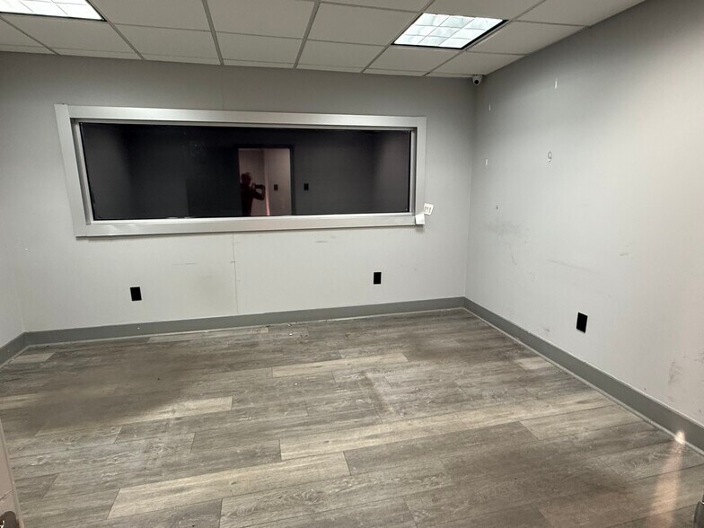 More Photos Of 5710 Star Ln, Houston Warehouse For Lease