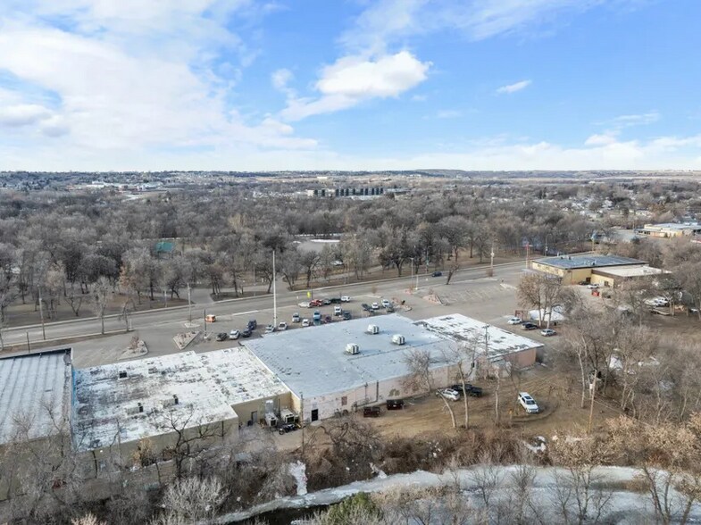 More Photos Of 1250 4th Ave NW, Minot Storefront For Lease