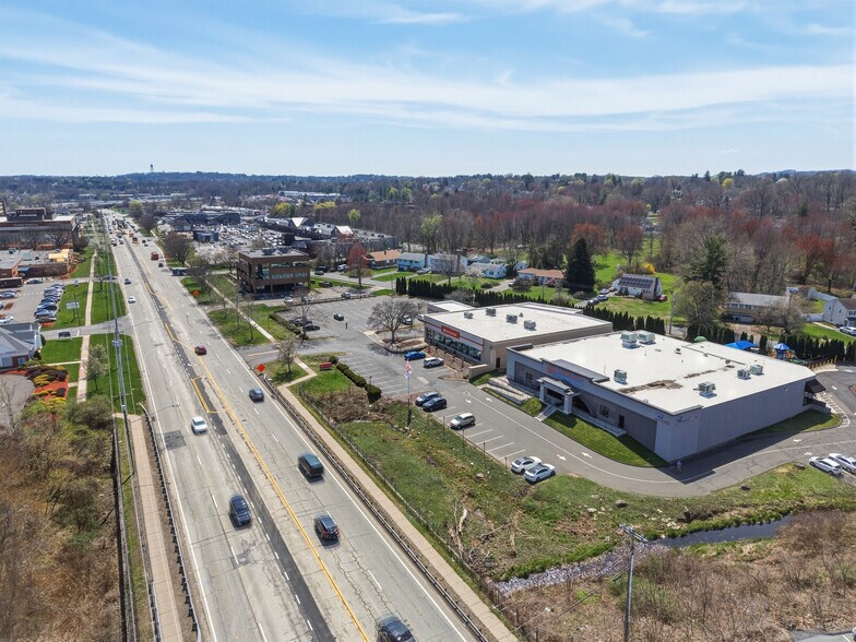 More Photos Of 1199 Silas Deane Hwy, Wethersfield General Retail For Lease