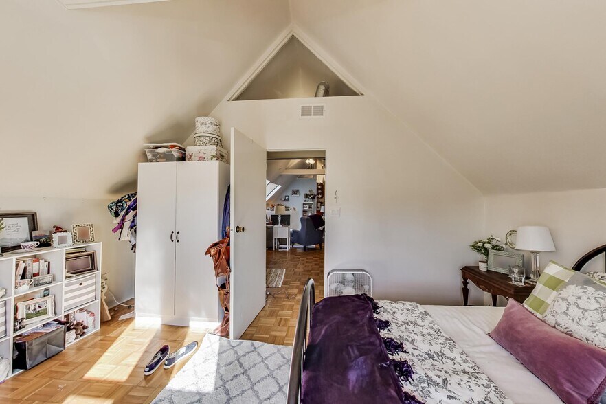 More Photos Of 2965 N Lincoln Ave, Chicago Storefront Retail Residential For Sale