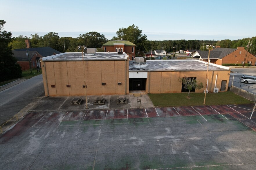 More Photos Of 16 Jackson St, Zebulon Light Distribution For Sale