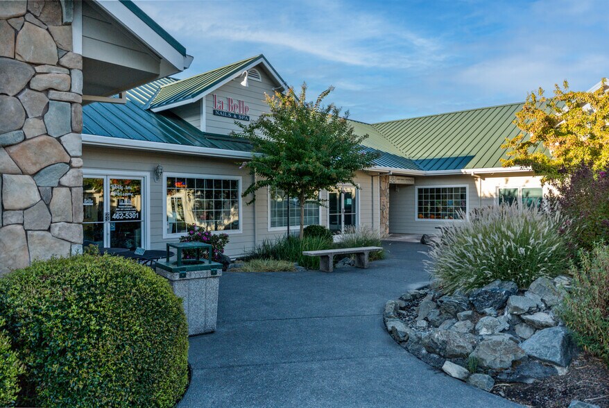 More Photos Of 1252 Airport Park Blvd, Ukiah General Retail For Lease
