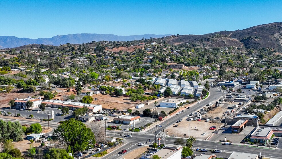 More Photos Of 1825 E Vista Way, Vista Restaurant For Sale