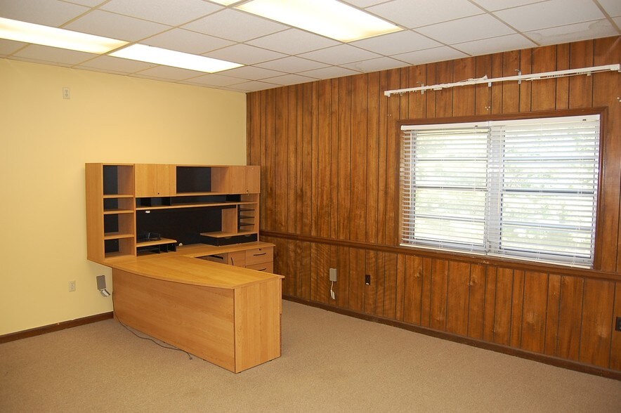 More Photos Of 173-245 Kilgore Rd, Carrollton Unknown For Lease