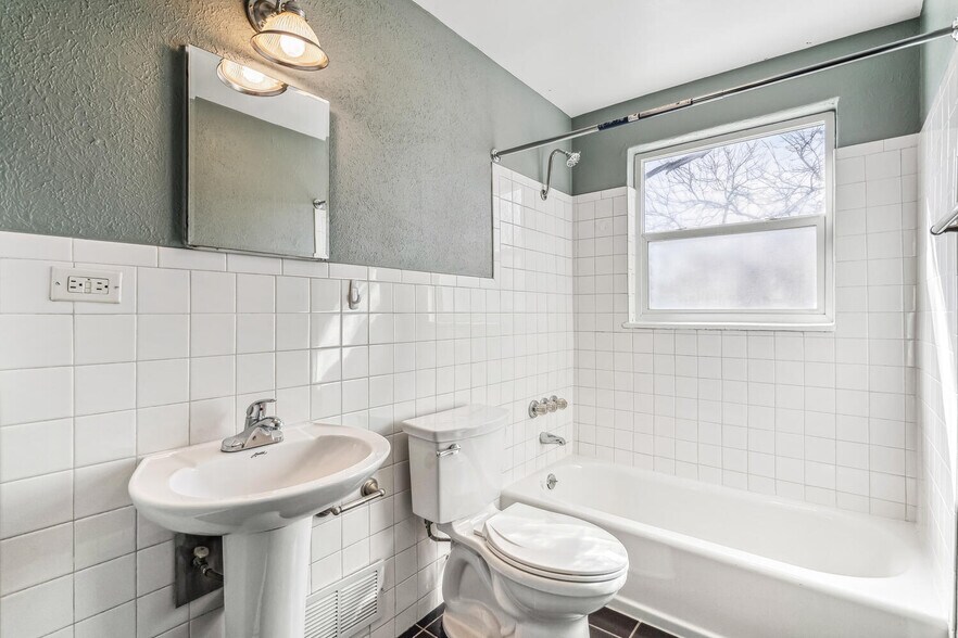 More Photos Of 2300 W 39th Ave, Denver Apartments For Sale