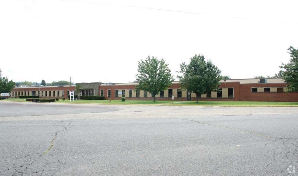 More Photos Of 1 Maxson Dr, Old Forge Warehouse For Lease