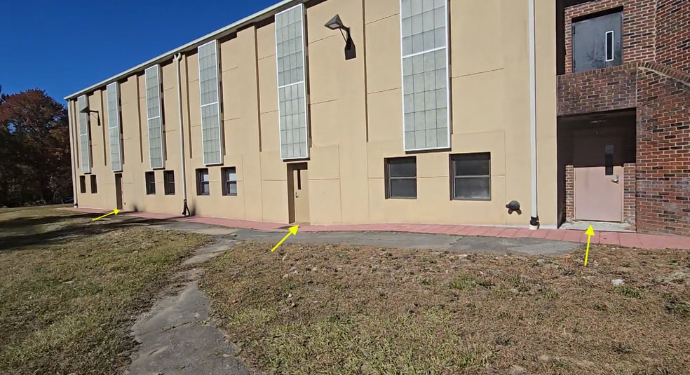 More Photos Of 2966 Crompond Rd, Yorktown Heights Schools For Lease