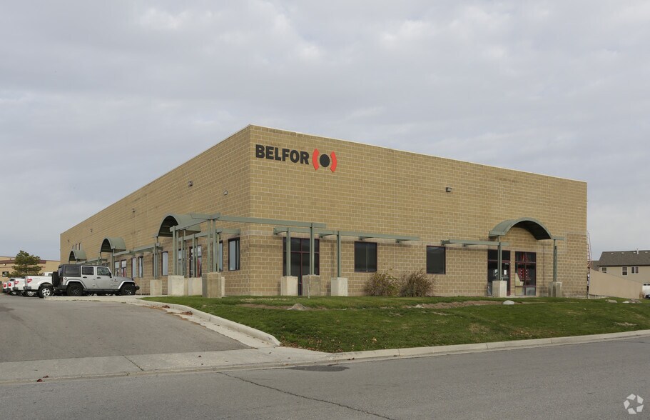 More Photos Of 870 W Robinson Dr, North Salt Lake Warehouse For Lease