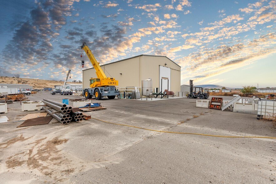 More Photos Of 1585 Dale Ave, Benton City Industrial For Lease