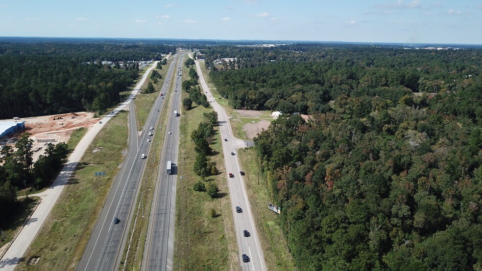 More Photos Of 844 Interstate 45, Huntsville Land For Lease