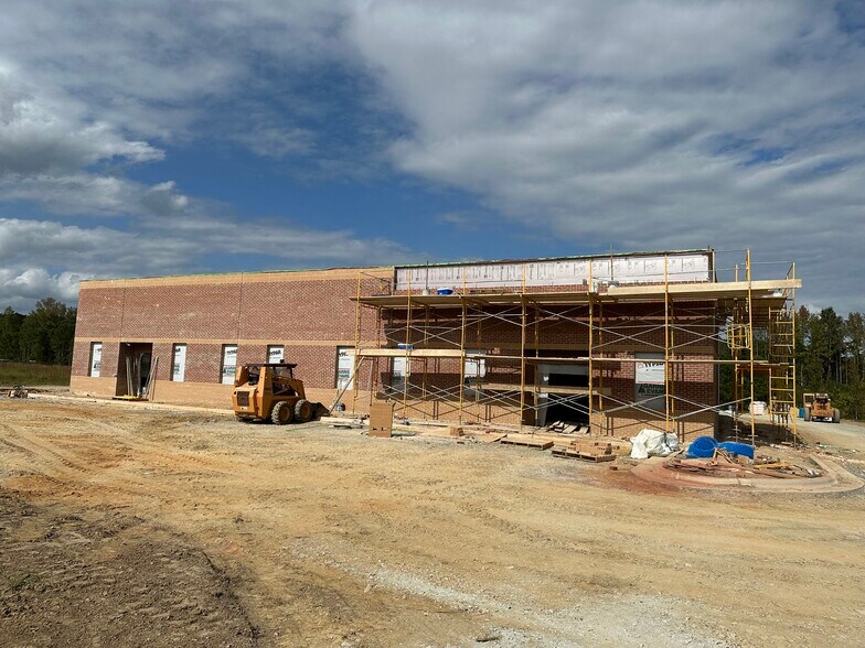 More Photos Of 55 Airport Industrial Dr, Clayton Light Distribution For Sale