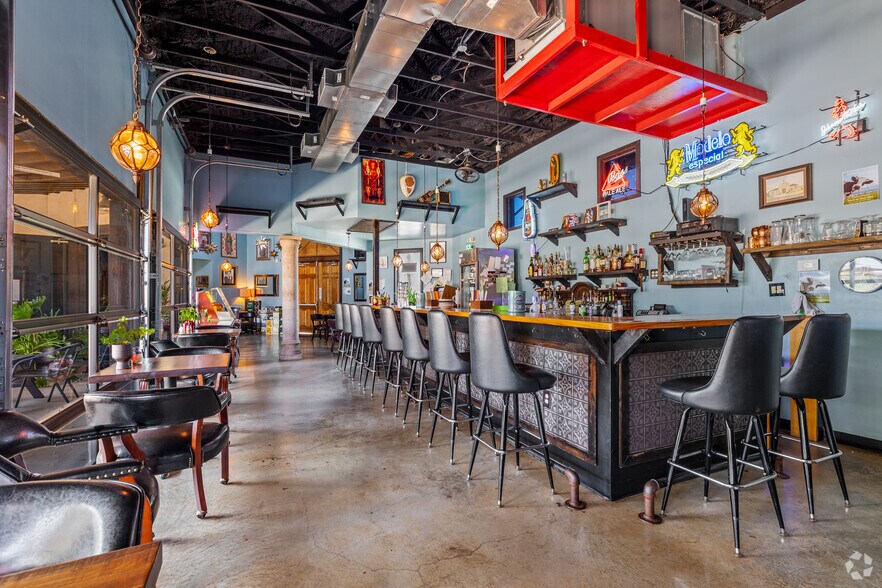 More Photos Of , New Braunfels General Retail For Sale