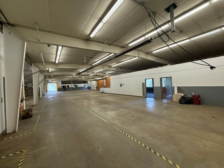 More Photos Of 123 Park St, Rutland Manufacturing For Lease