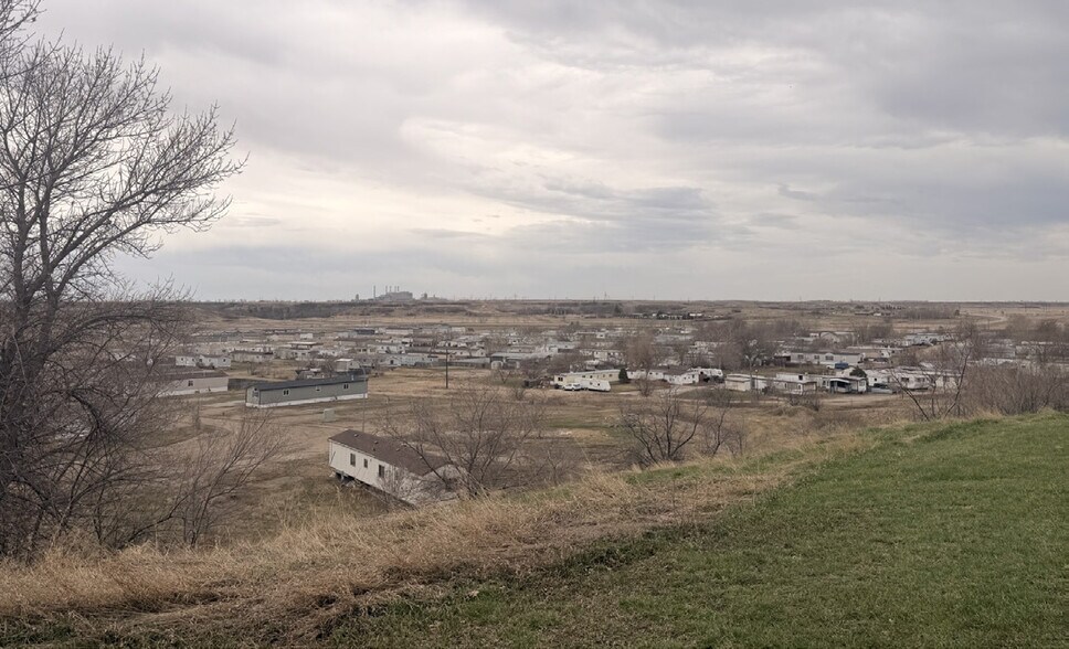 More Photos Of 65 Ambassador Trailer Crt, Estevan Manufactured Housing Mobile Home Park For Sale