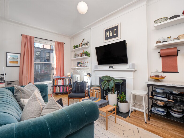 More Photos Of 54 W 71st St, New York Apartments For Sale