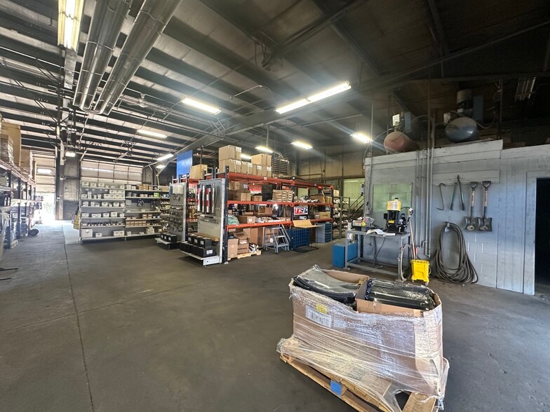 More Photos Of 5301 Crayton Ave, Cleveland Warehouse For Lease