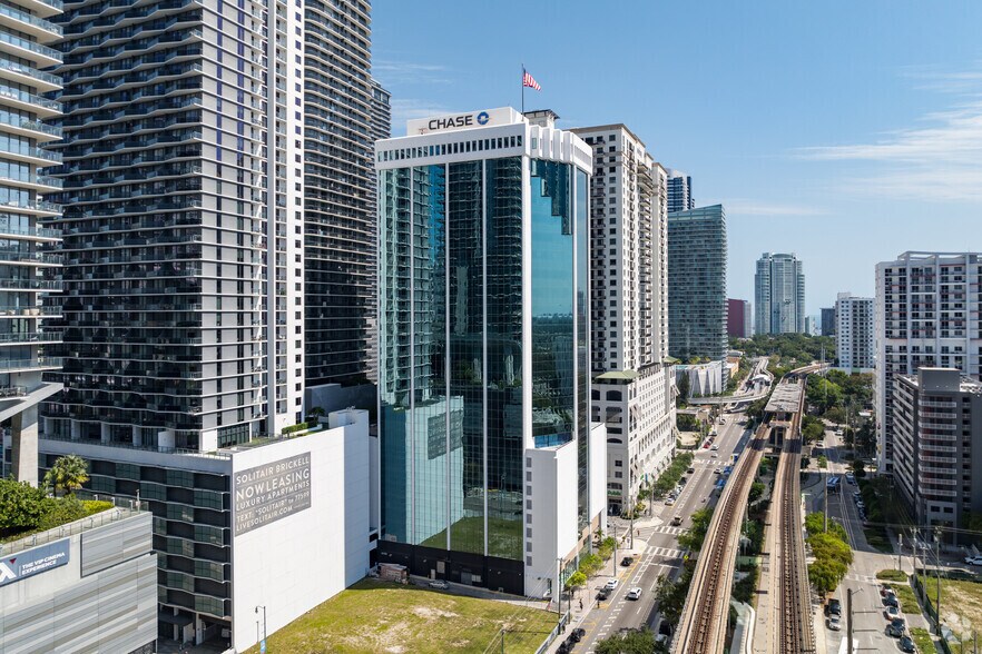 More Photos Of 80 SW 8th St, Miami Office For Lease