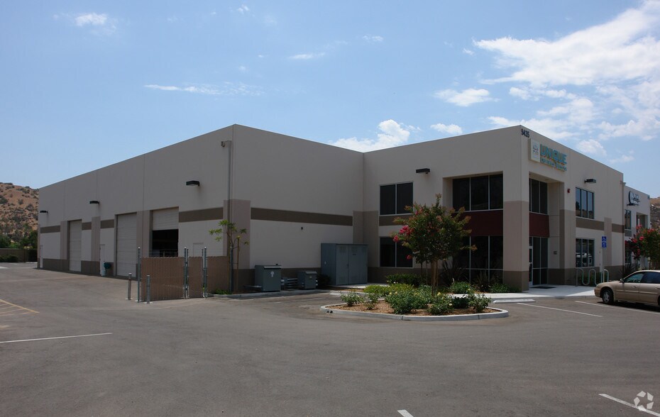 More Photos Of 9435 Bond Ave, El Cajon Warehouse For Lease