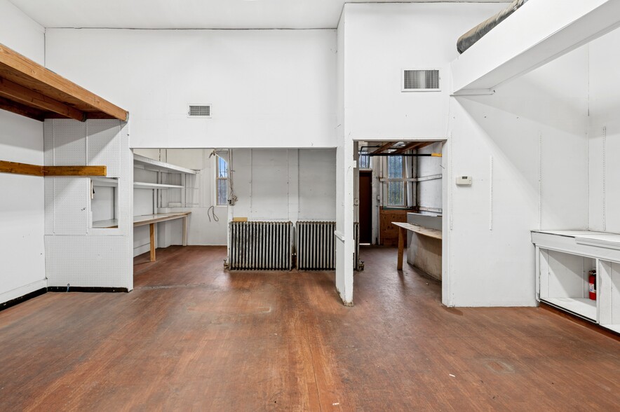 More Photos Of 587-621 E Boston Post Rd, Mamaroneck Storefront For Lease