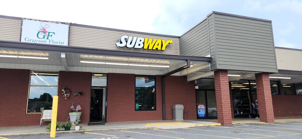 More Photos Of 568 E Main St, Independence Storefront For Lease