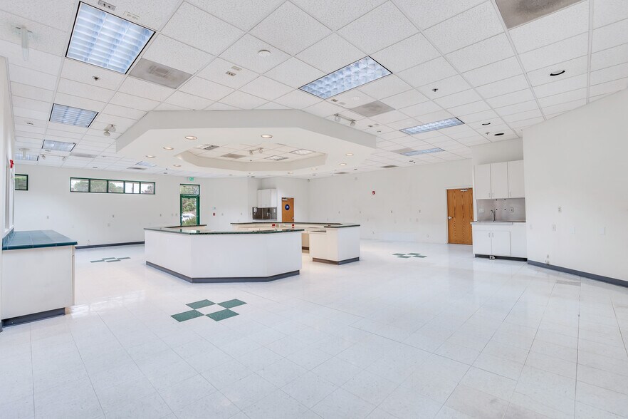 More Photos Of 222 I St, Los Banos Office For Lease