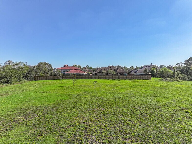 More Photos Of 300 W Edgewood Dr, Friendswood Land For Sale