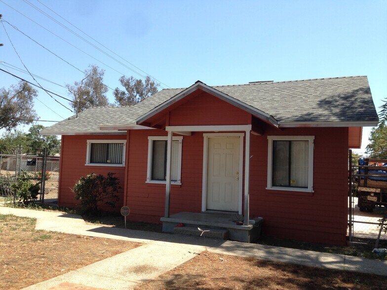 More Photos Of 10312 Jurupa Rd, Jurupa Valley Flex For Sale