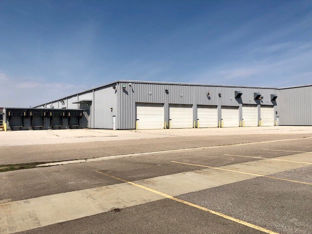 More Photos Of 14831 Foundation Ave, Evansville Distribution For Lease
