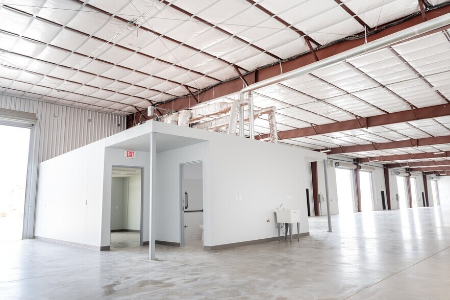 More Photos Of 1900 S Cranes Mill Rd, New Braunfels Unknown For Lease
