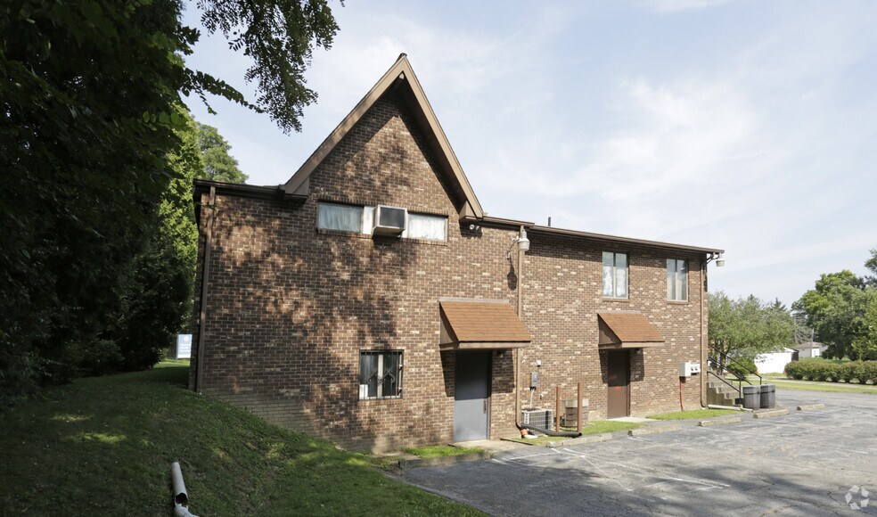 Primary Photo Of 2285 Brodhead Rd, Aliquippa Medical For Lease