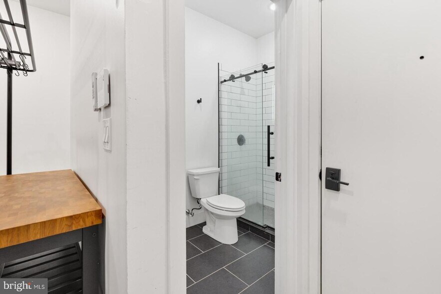 More Photos Of 1153 N Front St, Philadelphia Multifamily For Sale