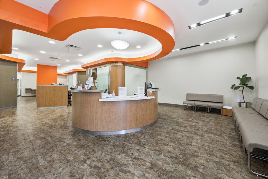 More Photos Of 1424 W Gray St, Houston General Retail For Lease
